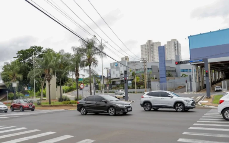 Radar de trânsito em funcionamento em Rio Preto, fiscalização eletrônica, suspensão de licitação TCE