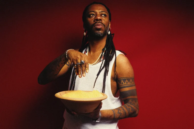 Rapper Thiago Elniño, capa do álbum Canjerê, música brasileira, cultura afro-brasileira