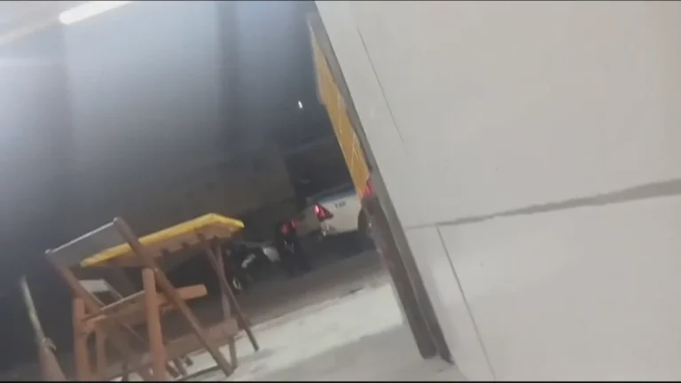 Tiroteio na Gardênia Azul com viaturas e policiais armados