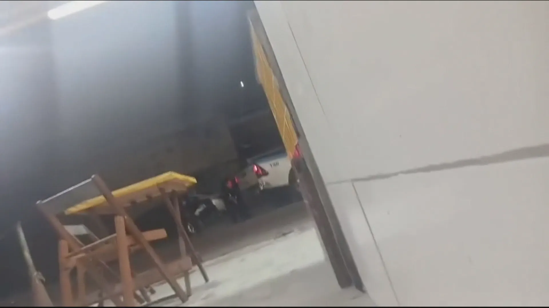 Tiroteio na Gardênia Azul com viaturas e policiais armados