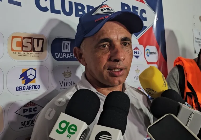 Tostão celebrando vitória do Piauí na Copa do Nordeste 2026