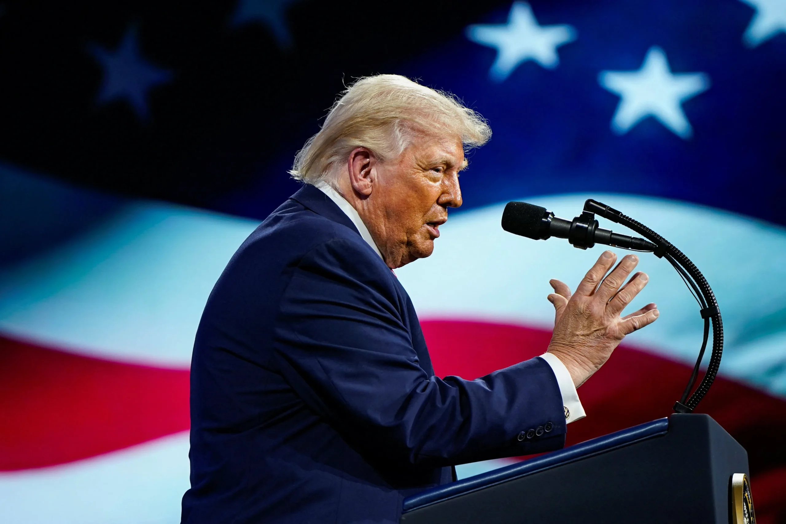 Donald Trump em Miami, falando sobre Cuba e ações militares dos EUA