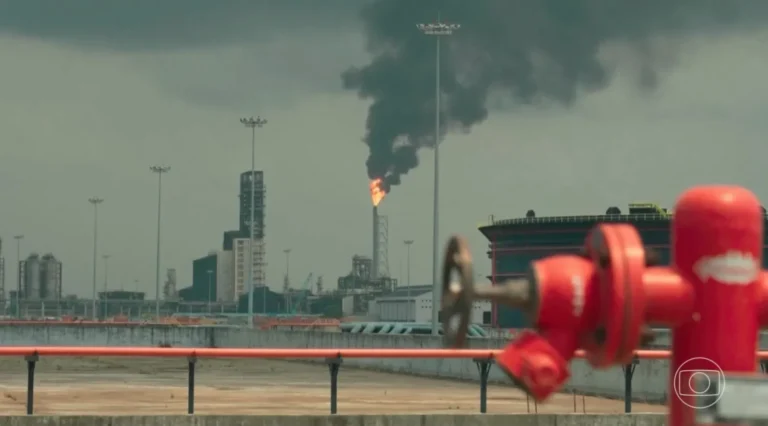 Estreito de Ormuz, petroleiros, Irã, geopolítica, transporte de petróleo