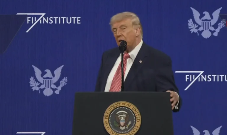 Representação visual do conflito EUA Irã com elementos militares e paisagem desértica