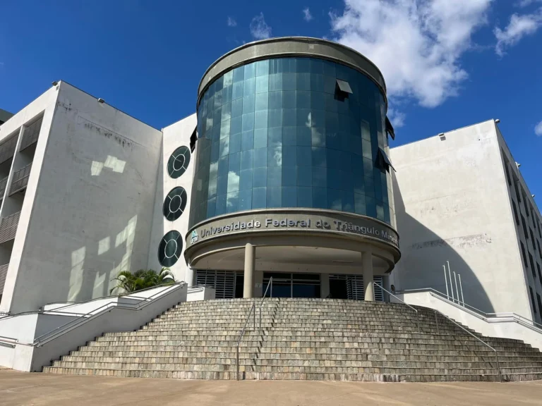 Professores UFTM concurso público