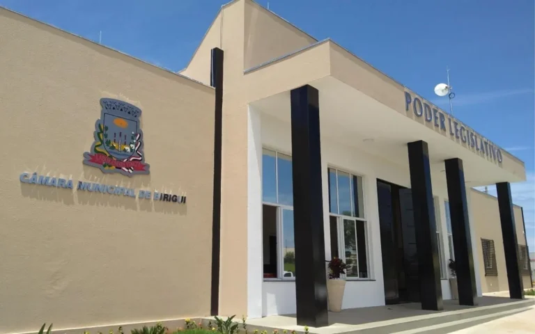 Fachada da Câmara Municipal de Birigui, local da votação sobre investigação de recursos
