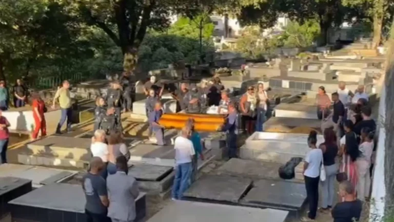 Cortejo fúnebre da Comandante da Guarda de Vitória Dayse Barbosa