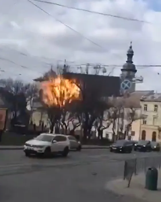 Igreja de Santo André em Lviv, Ucrânia, com danos leves, após ataque russo