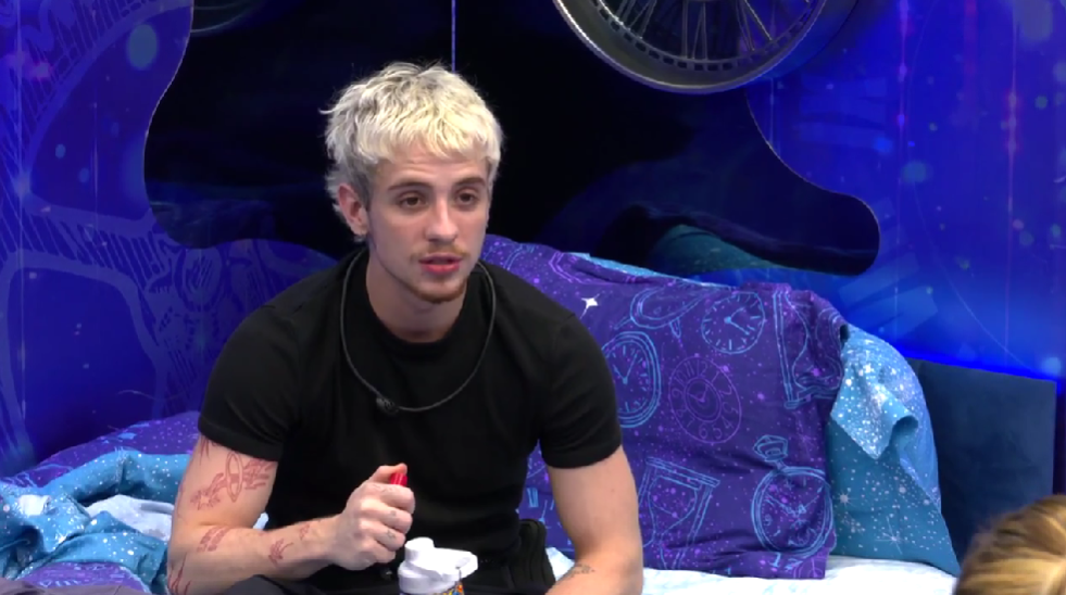 Imagens dos participantes Ana Paula Renault, Gabriela e Juliano Floss no paredão do BBB26