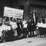 Mulheres sufragistas em protesto histórico pelo voto feminino nos EUA.