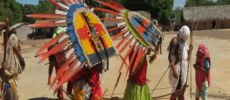 Máscara indígena Apyãwa-Tapirapé, artefato cultural brasileiro