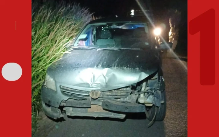 Adolescente resgatado pela PRF após furto de carro e viagem, com veículo parado por pane seca.