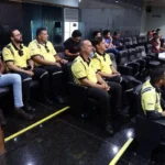 Agente de trânsito de Uberlândia com taser e tonfa