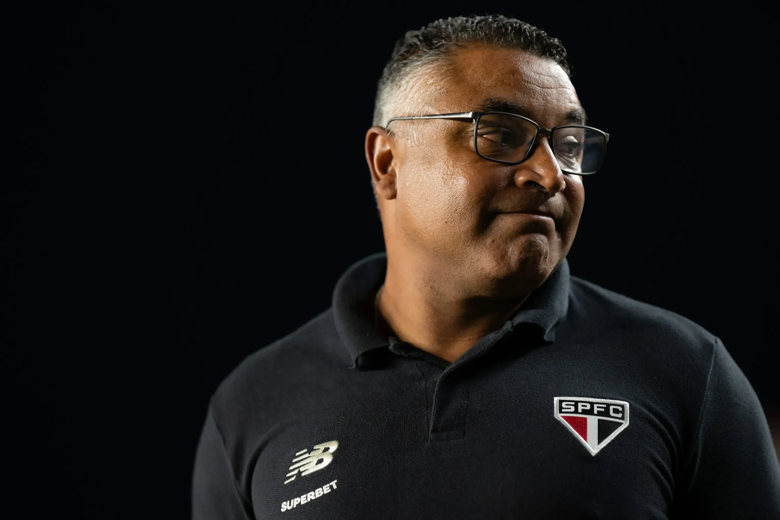 Jogadores do São Paulo cabisbaixos após perderem para o Vasco