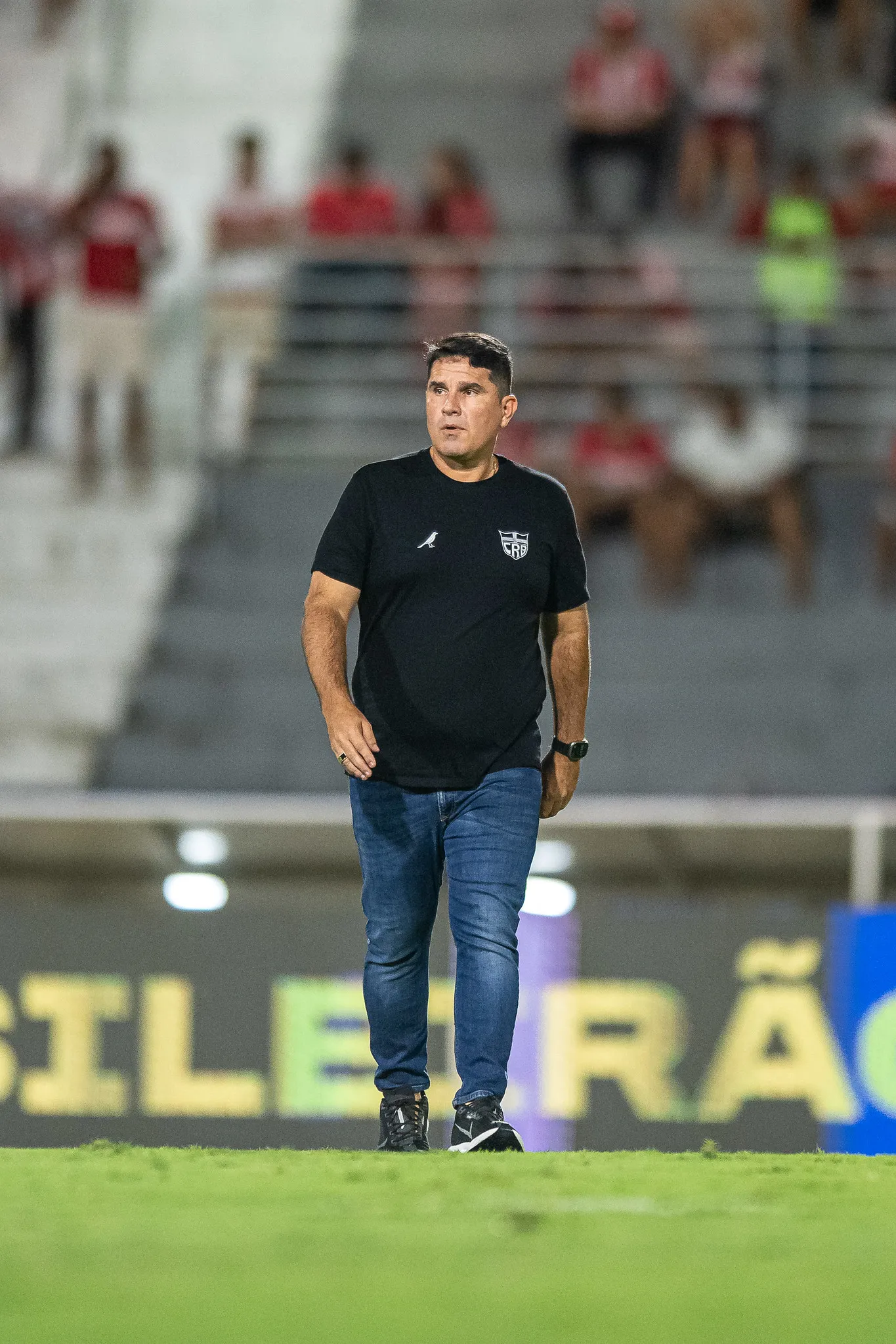 Técnico Eduardo Barroca, CRB, futebol, pressão, desânimo, gramado, jogo, derrota