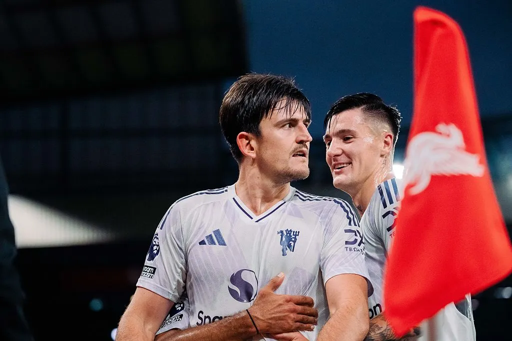 Harry Maguire Manchester United zagueiro confiante campo