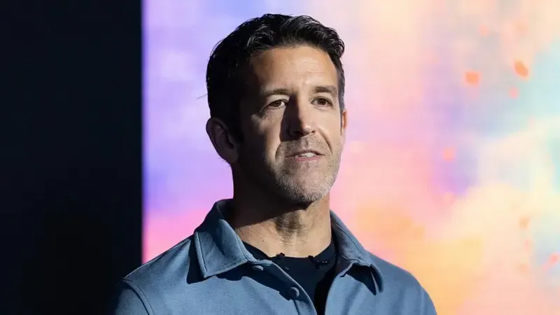 John Ternus, novo CEO Apple, sucessor de Tim Cook