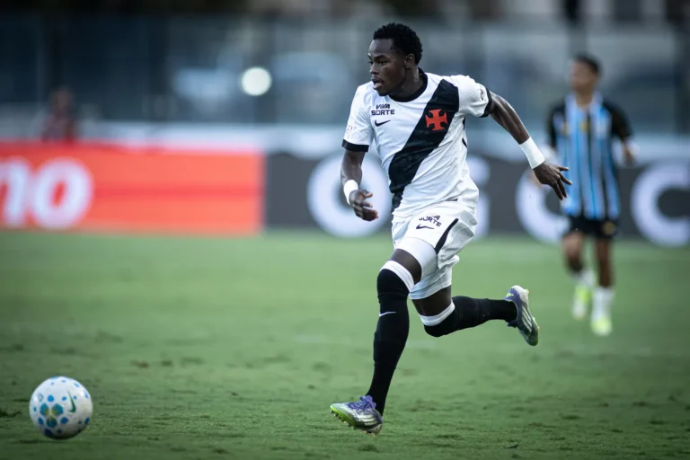 Andrés Gómez jogador Vasco finalização Brasileirão