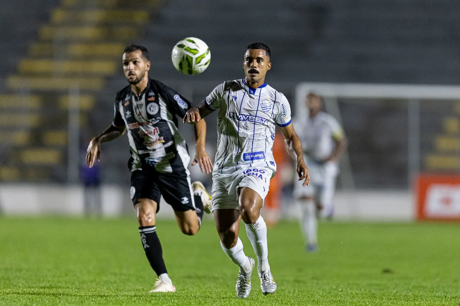 Partida de futebol entre ASA e CSA em Arapiraca pela Série D