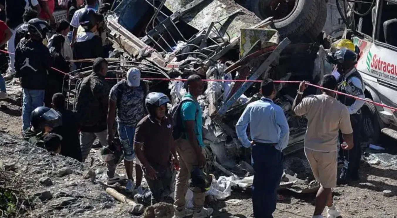 Destruição por ataque a bomba no Cauca, Colômbia