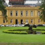 Representantes e moradores em audiência pública sobre preço dos combustíveis em Petrópolis