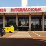 Avião bimotor caído no Paraguai com dinheiro espalhado