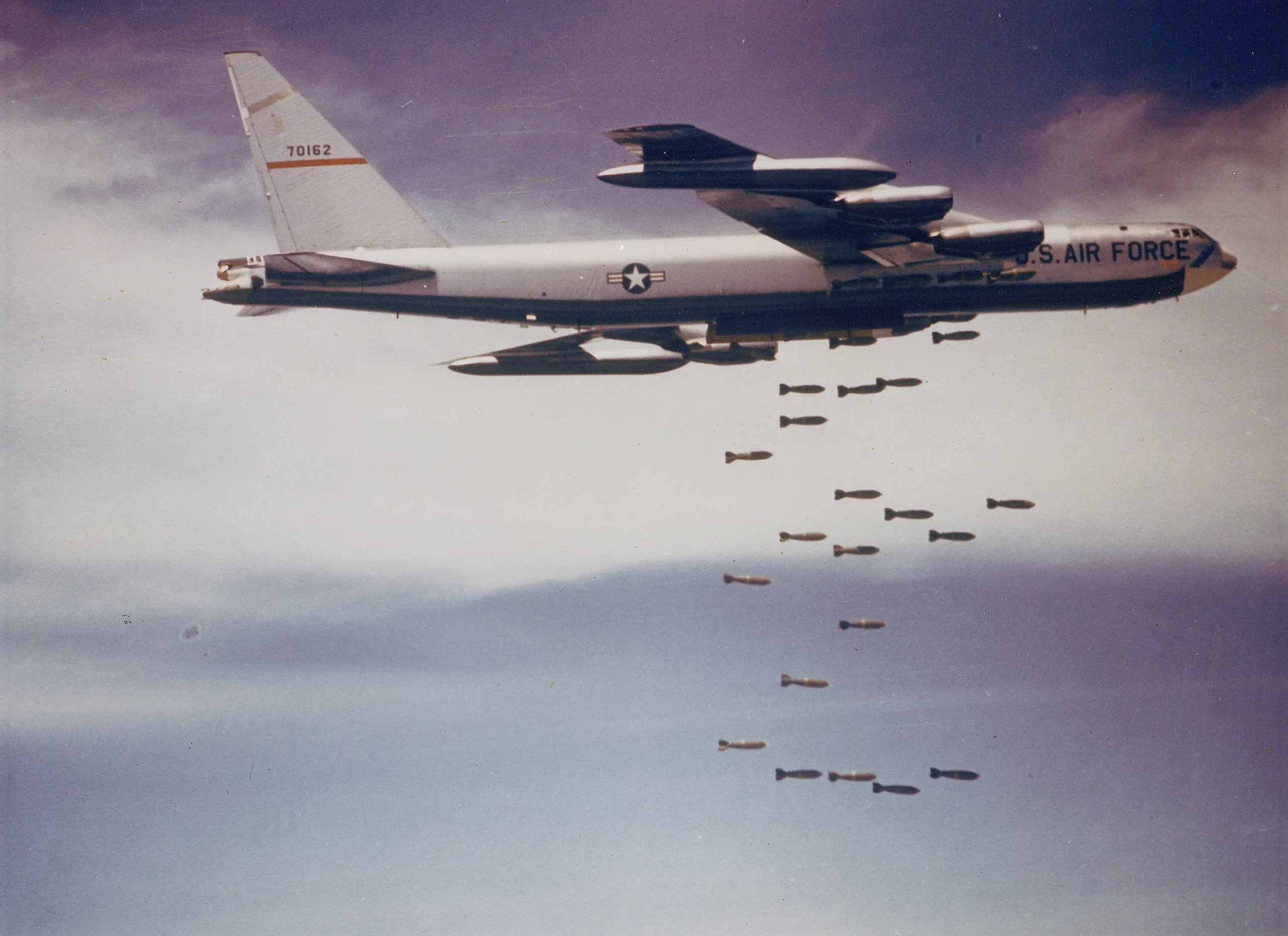 Bombardeiro B-52 voando no Oriente Médio