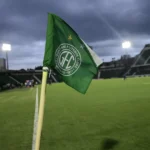 Estádio Brinco de Ouro vazio em Campinas, símbolo da incerteza no Guarani