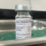 UPA de Belo Horizonte com pacientes e equipe médica devido ao aumento de doenças respiratórias