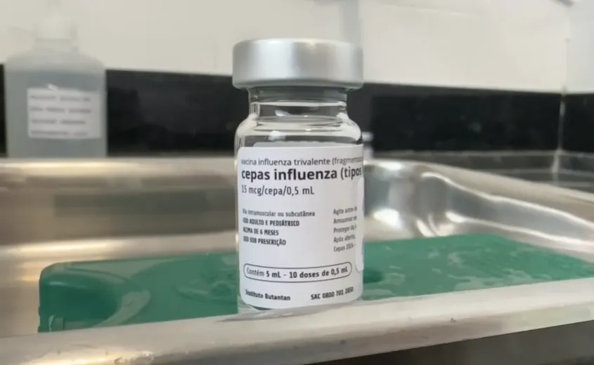 UPA de Belo Horizonte com pacientes e equipe médica devido ao aumento de doenças respiratórias