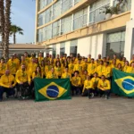 Wanna Brito e Giovanna Boscolo, atletas paralímpicas brasileiras, comemoram ouro e prata no arremesso de peso no Marrocos