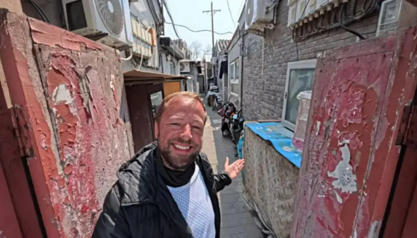 Maurício da Cruz, moradia barata na China, casa de isopor, favela chinesa