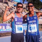 Caio Bonfim em competição de marcha atlética quebrando recorde