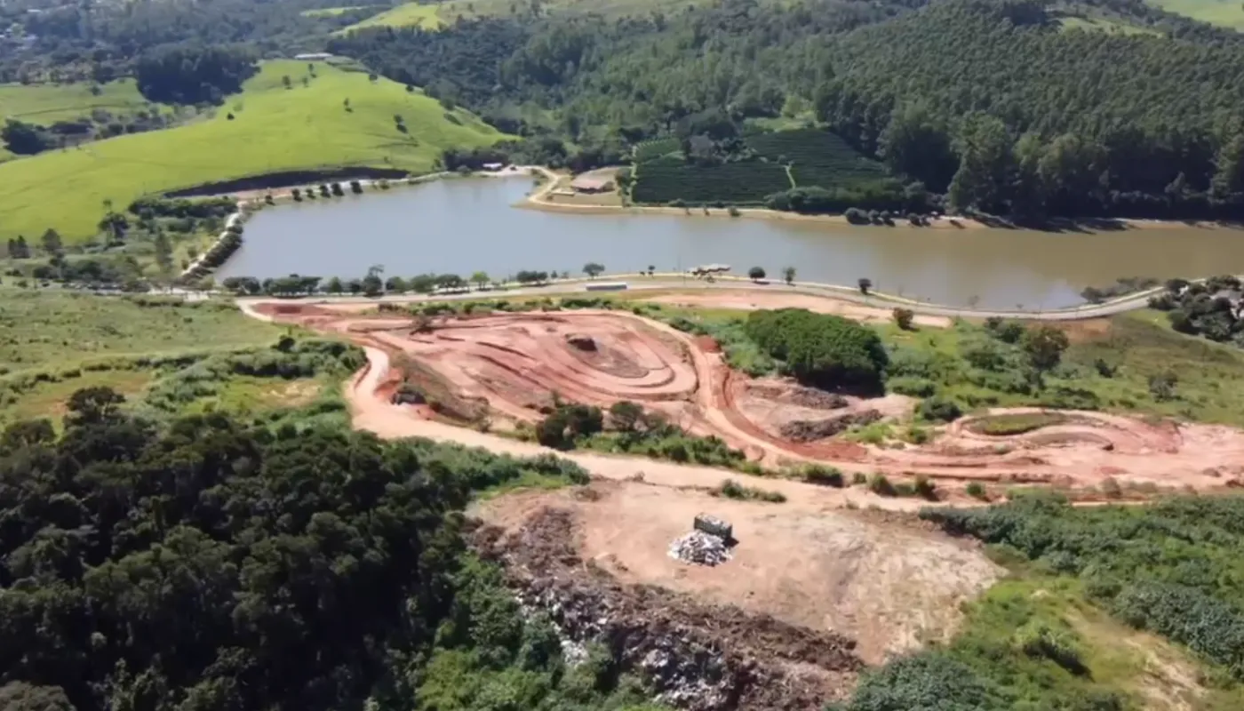 Lixão clandestino, Serra Negra, descarte irregular, contaminação ambiental, Represa Santa Lídia