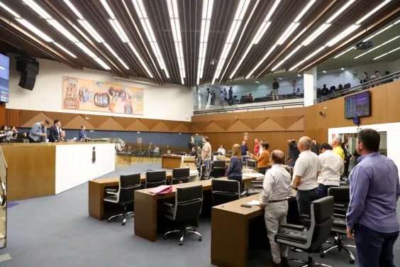 Edifício da Câmara Municipal de Belo Horizonte, símbolo da legislação local sobre exame toxicológico para proteção infantil.