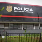 Caminhoneiro assaltado, mãos no volante, roubo de carga Itatiba