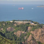 Palácio Tiradentes no Centro do Rio, com estátua do inconfidente e arquitetura colonial