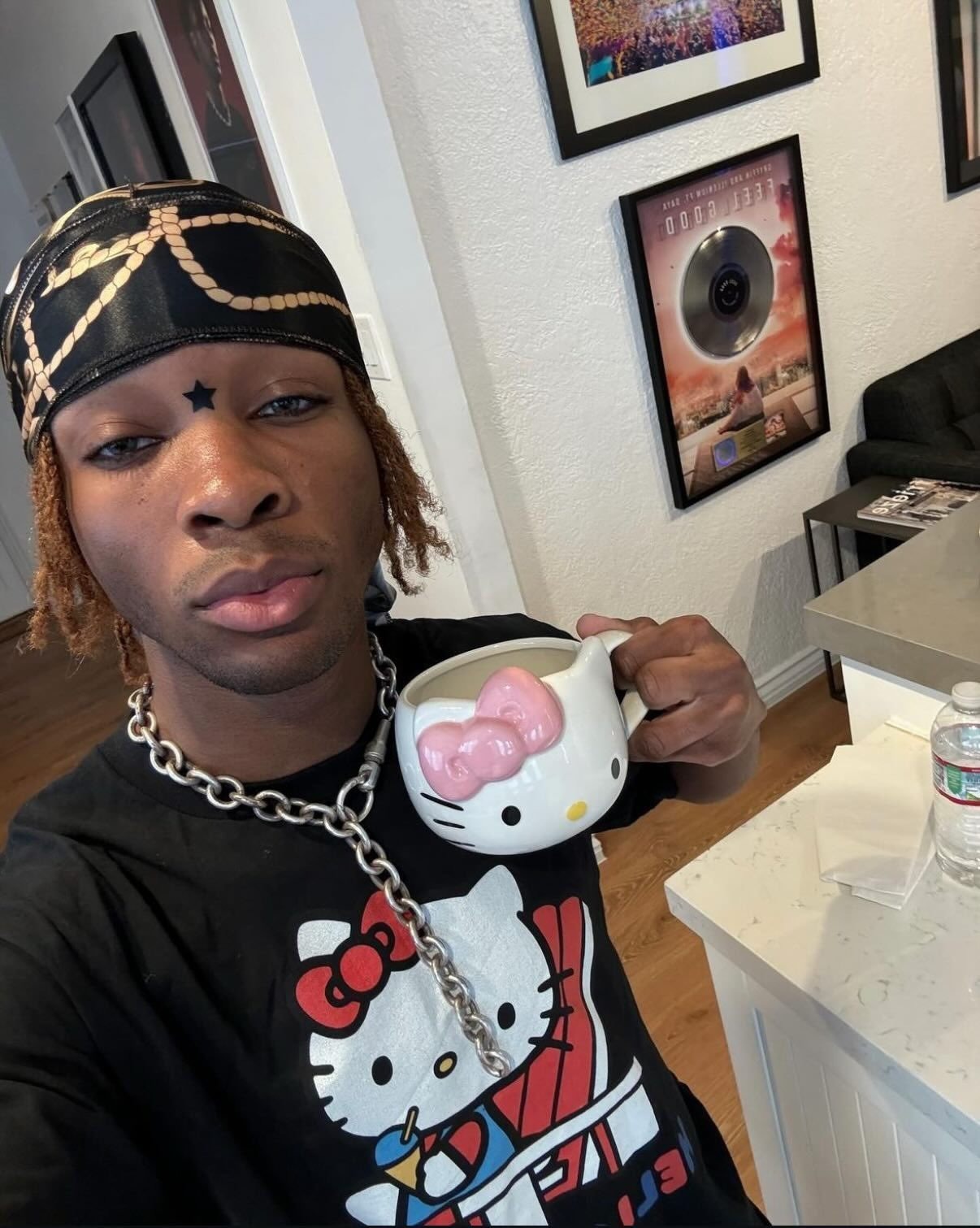 Cantor D4vd detido em Los Angeles por investigação de morte de adolescente Celeste Rivas.