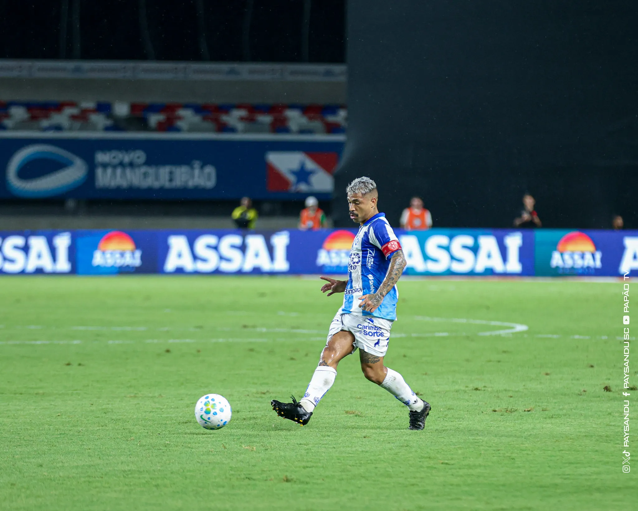 Marcinho, camisa 10 do Paysandu, lamentando chance perdida contra o Vasco na Copa do Brasil.