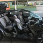 Carro destruído em acidente de carro com caminhão no Ipiranga, SP