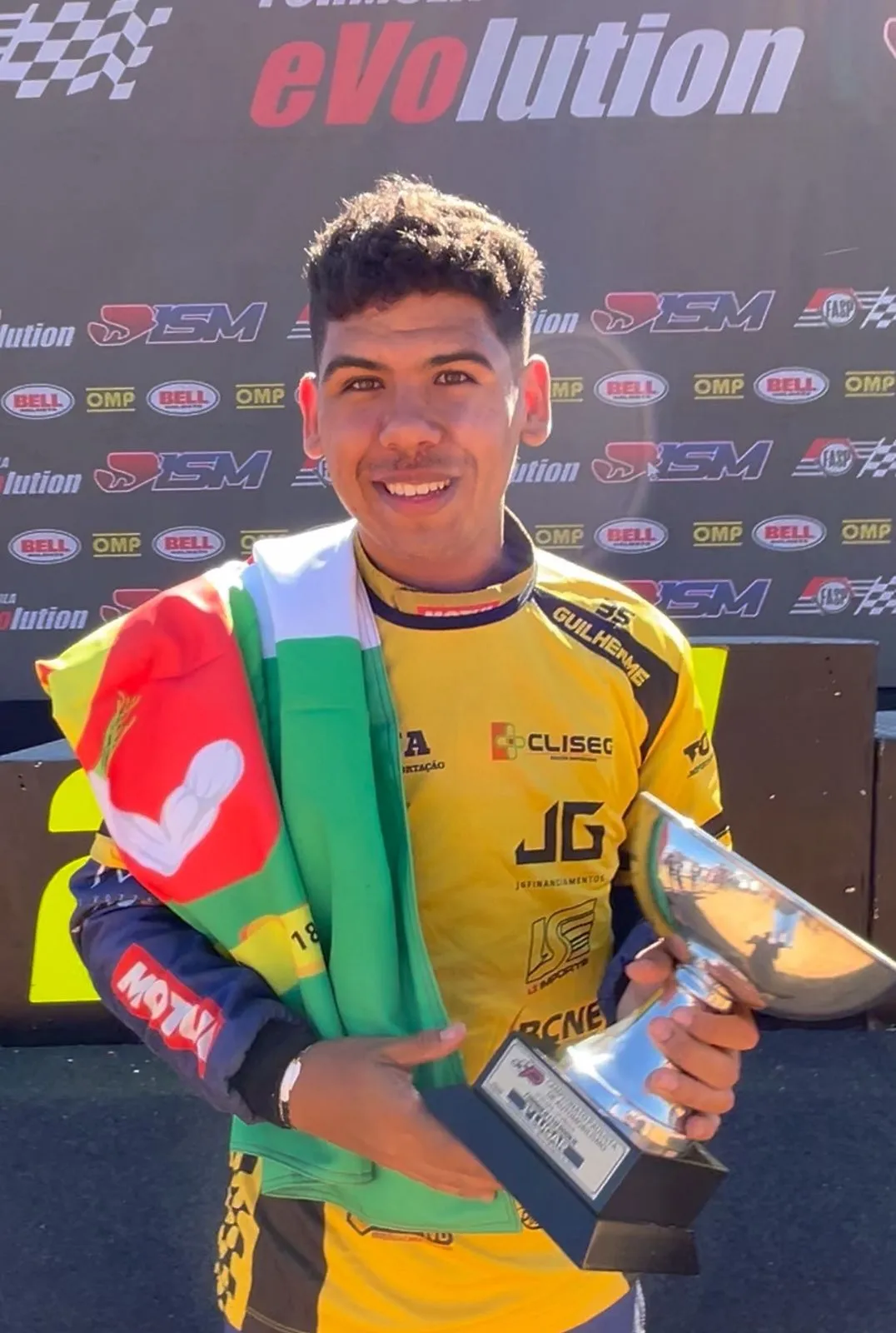 Piloto Arthur Guilherme comemora vitória em Interlagos na Fórmula Evolution