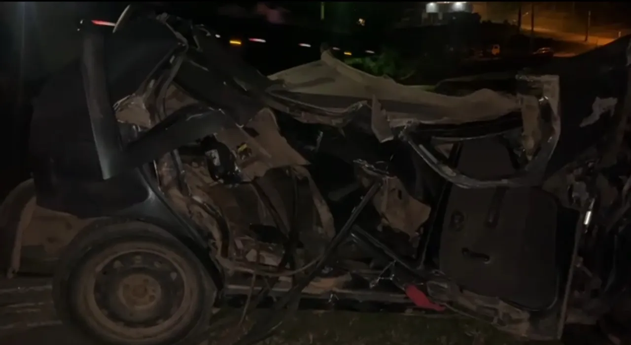 Acidente em São Roque com morte de casal, SP-053, polícia no local