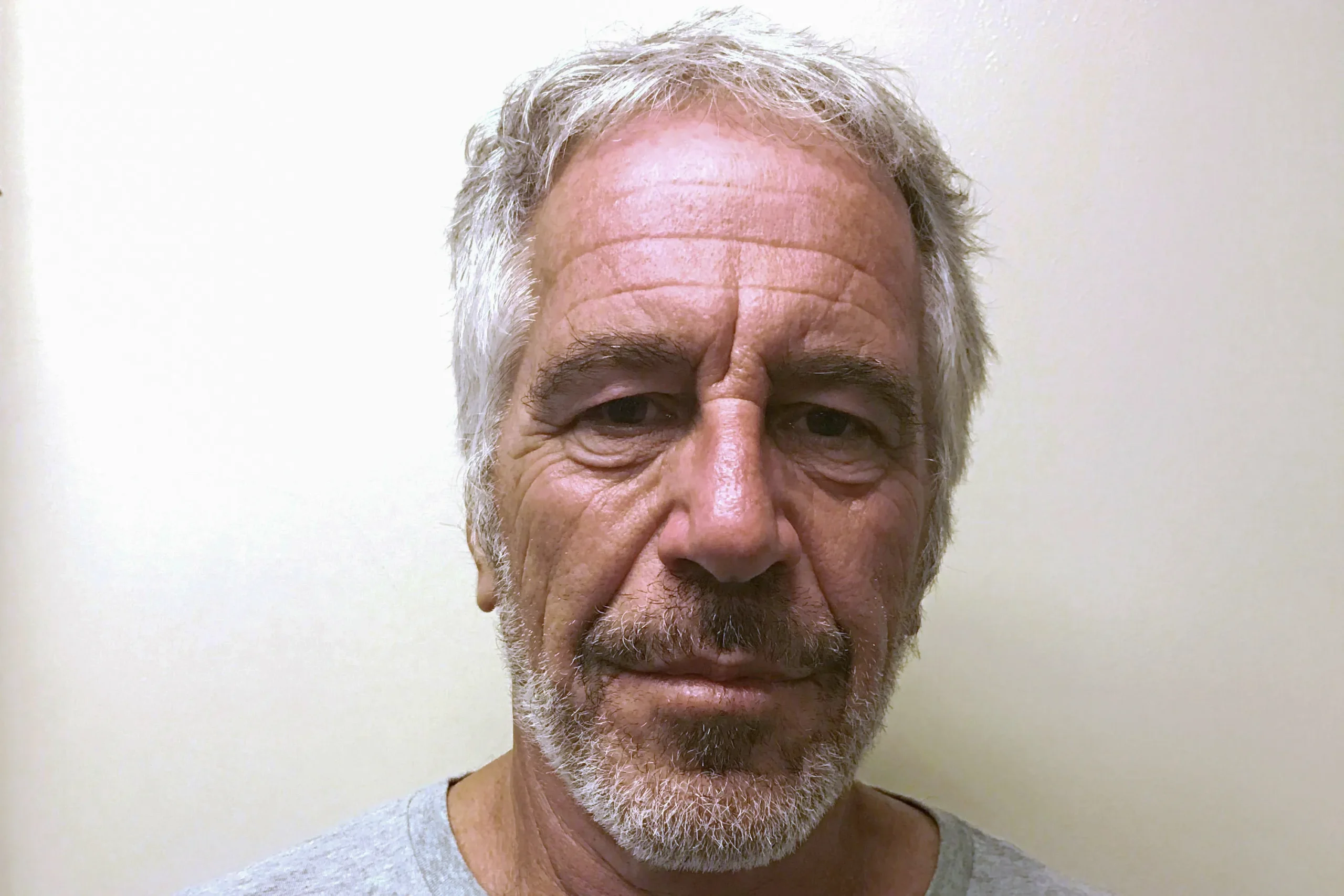 Arquivos do Caso Jeffrey Epstein com tarjas, investigação do Departamento de Justiça, privacidade de vítimas