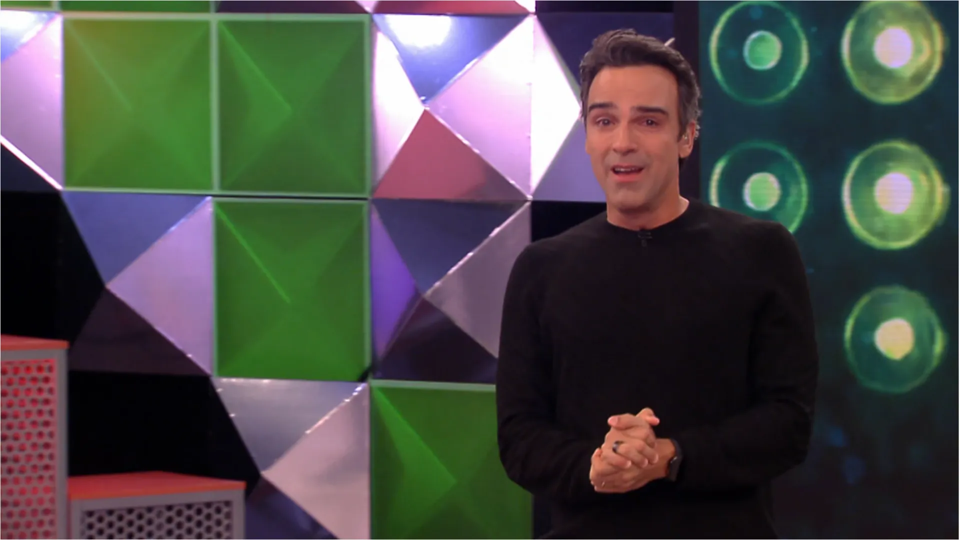 Tadeu Schmidt emocionado no BBB 26, em homenagem a Oscar Schmidt