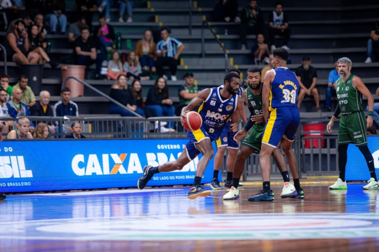 Mogi Basquete NBB vence União Corinthians e busca vaga no G-8