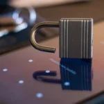 Perito forense digital recuperando dados de celular e nuvem