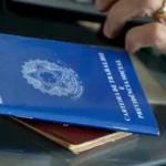 Candidatos com currículos procurando vagas de emprego em Feira de Santana