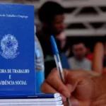 Filas para vagas do SineBahia, documentos para emprego, oportunidades de trabalho na Bahia