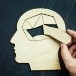 Mulher concentrada, dicas para melhorar a memória, foco mental, saúde cerebral