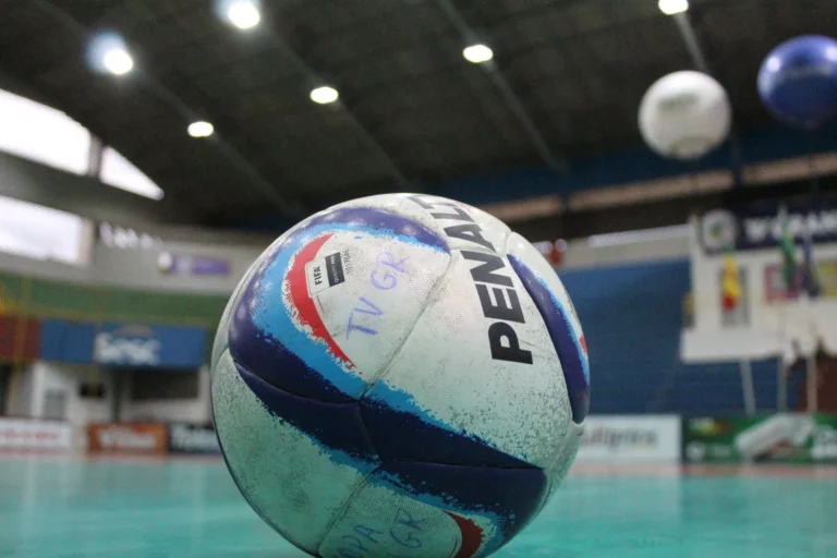 Jogadores em partida da Copa TV Grande Rio de Futsal, Sesc Petrolina